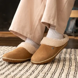 Slippers|Spruce Cinnamon