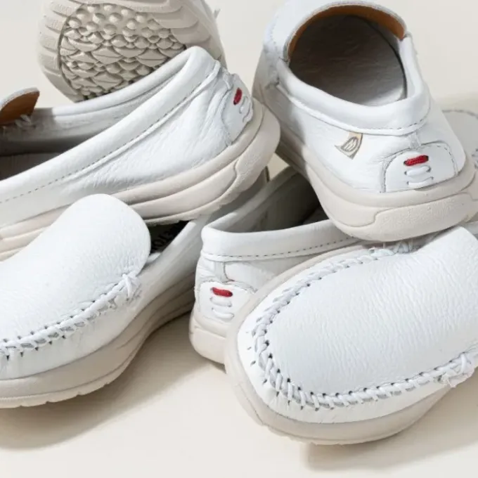 womens-discover-deerskin-EWdRneYb-1.webp Mocs & Loafers|WoDiscover Deerskin Women's Discover Deerskin White